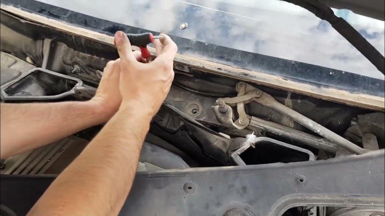 How to replace the wiper assembly system on BMW E60 5 Series/ Cum sa inlocuiesti ansamblul