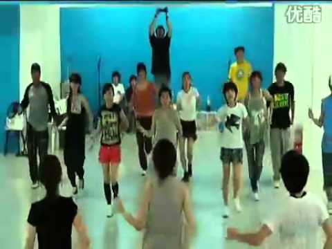 S.H.E 可愛萬歲 Ke ai wan sui dance with S.H.E.