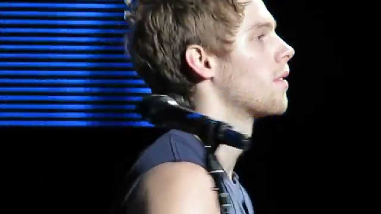 Beside You- 5SOS Concord HD