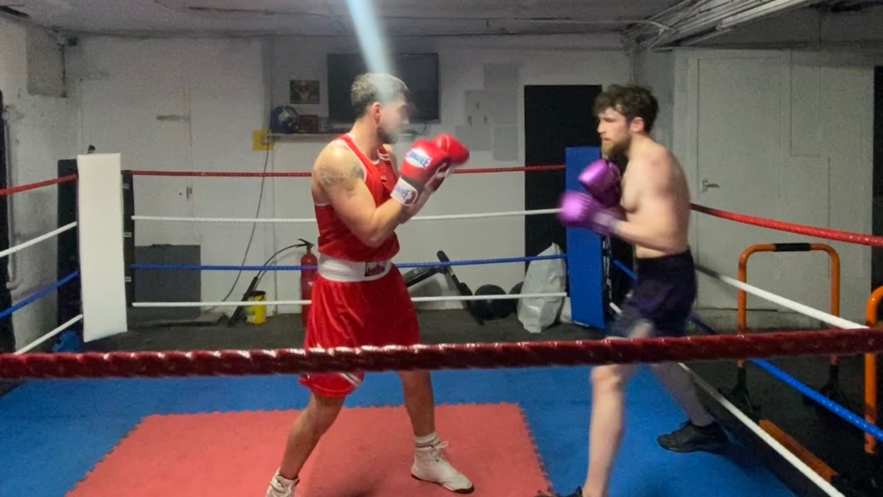 How to Throw the BOLO Punch in Boxing 🥊 (Knockout Technique Explained ...