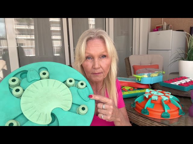 Dog Worker - Level 3 Dog Puzzle ‪@Nina_Ottosson‬ - YouTube