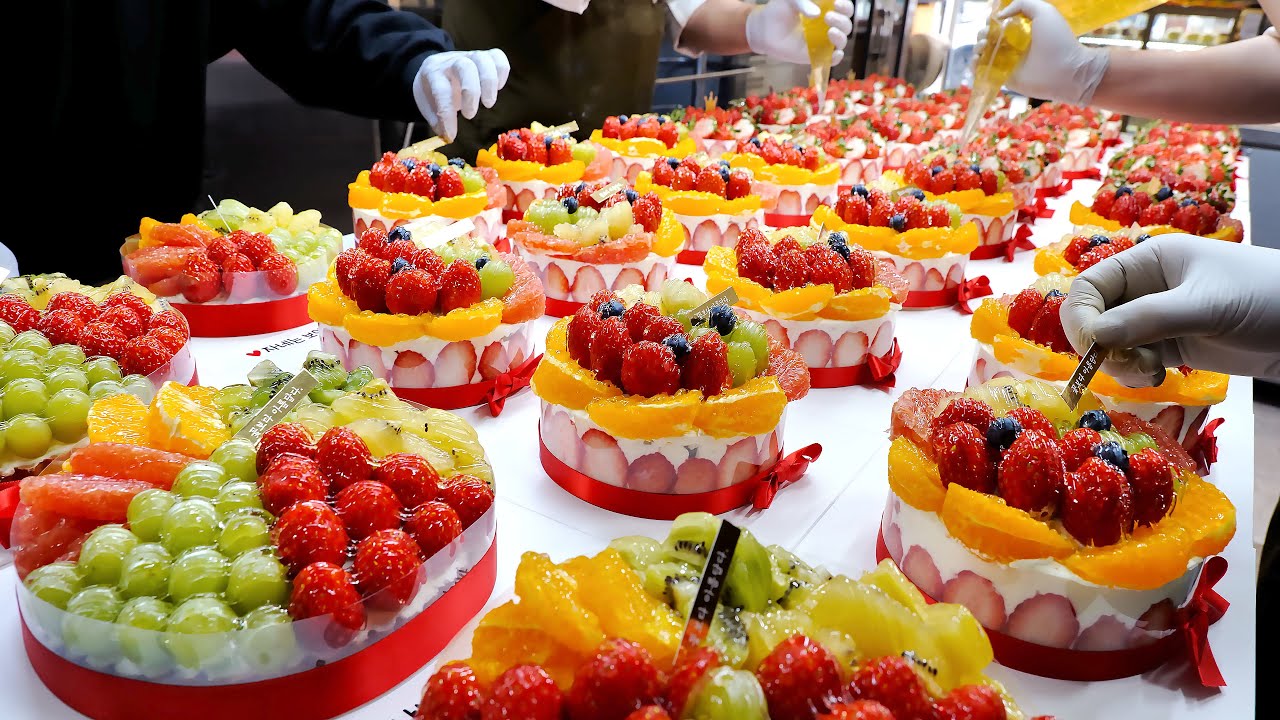 재료를 아낌없이 왕창! 쏟아부은 케이크 제작 몰아보기, 딸기케이크, 프레지에, 키리쉬 | How Various Korean Cakes are Made | Korean Dessert