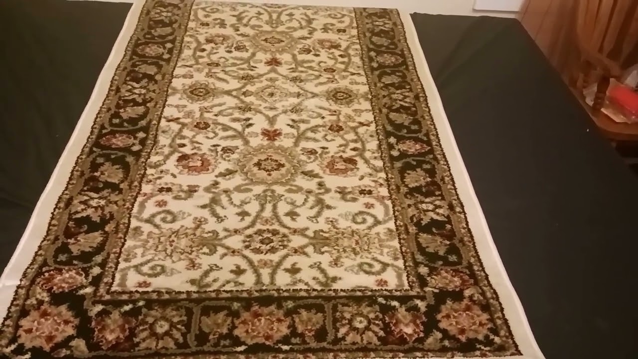 Check Out This wonderful Area Rug  
