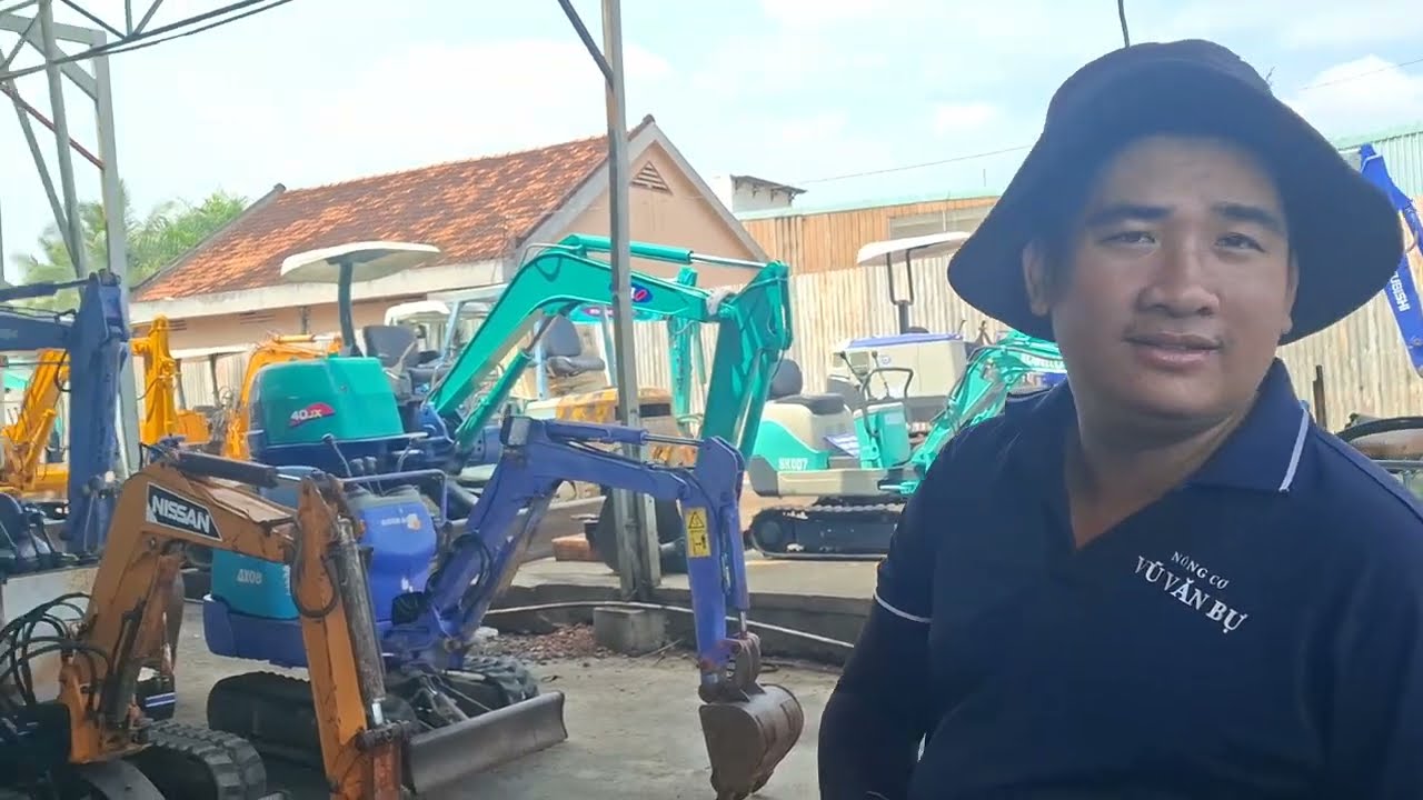 Ông chủ báo giá 22 chiếc máy đào nhật bãi, số điện thoại trong phần mô tả.