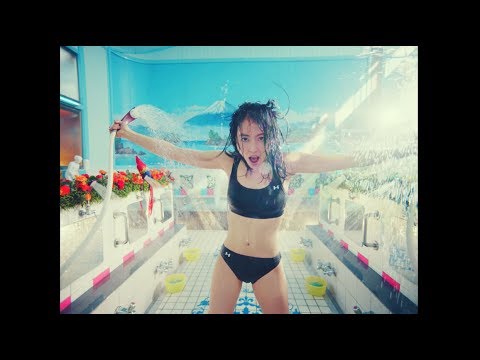 長澤まさみ、銭湯で激しく踊り狂う　「長澤まさみ×UNDER ARMOUR」第二弾PV