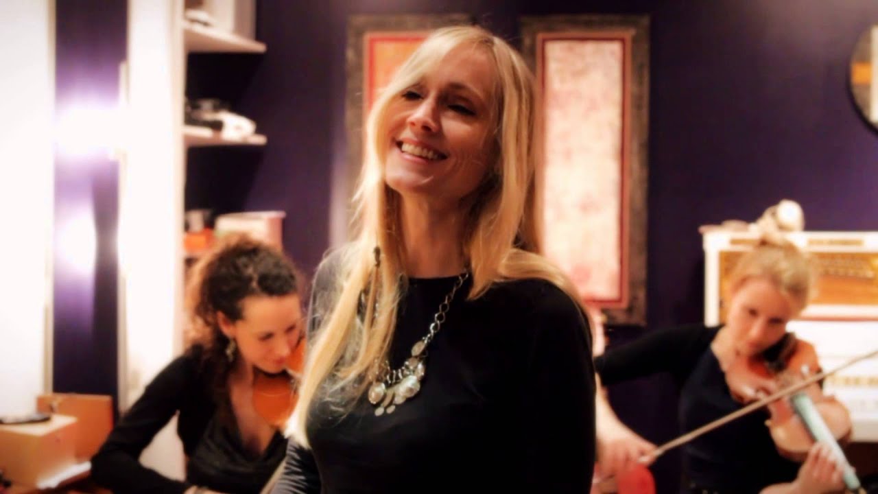 The Firebyrds Quartet & Victoria Rummler Autumn Leaves - YouTube