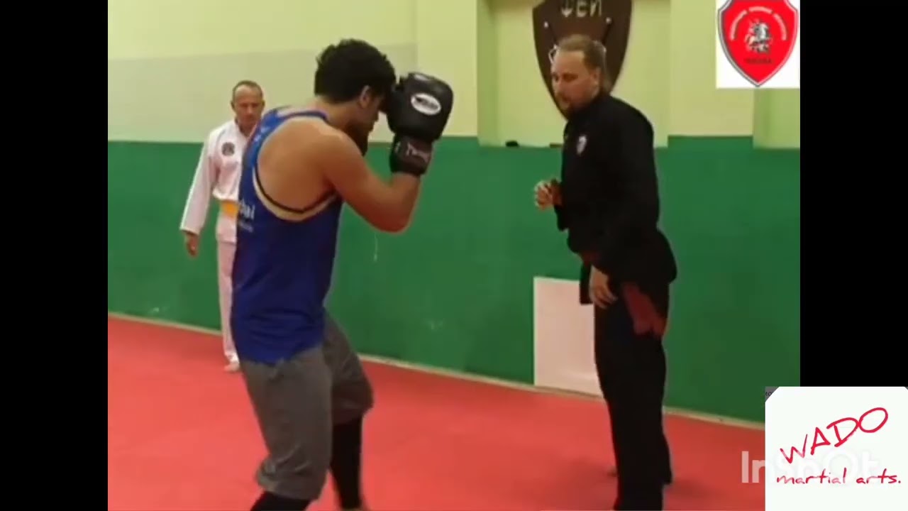 Пенчак Силат против Бокса.