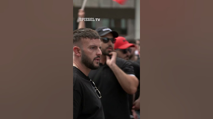Machtdemonstration vor dem türkischen Fan-Bus | SPIEGEL TV Shorts