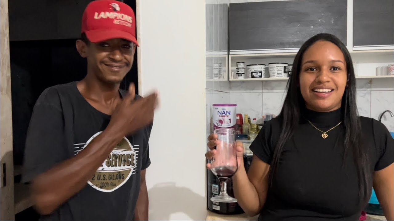 CHAMEI ANDRÉ PARA VER MARY BEBENDO