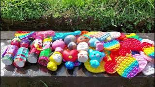 Seru Berburu Pop It Jumbo Hanyut, Ondel Ondel Betawi, Squishy BT21 di Saluran Irigasi