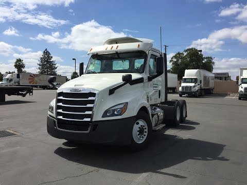 A Tour Of 2018 Freightliner Cascadia Evolution Youtube