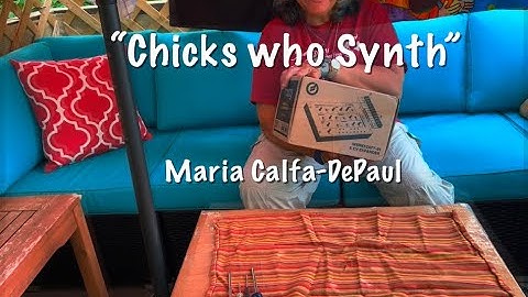 "Chicks That Synth" Building the Moog Werkstatt Analog Synthesizer Kit~Exploring the Sound & Buttons