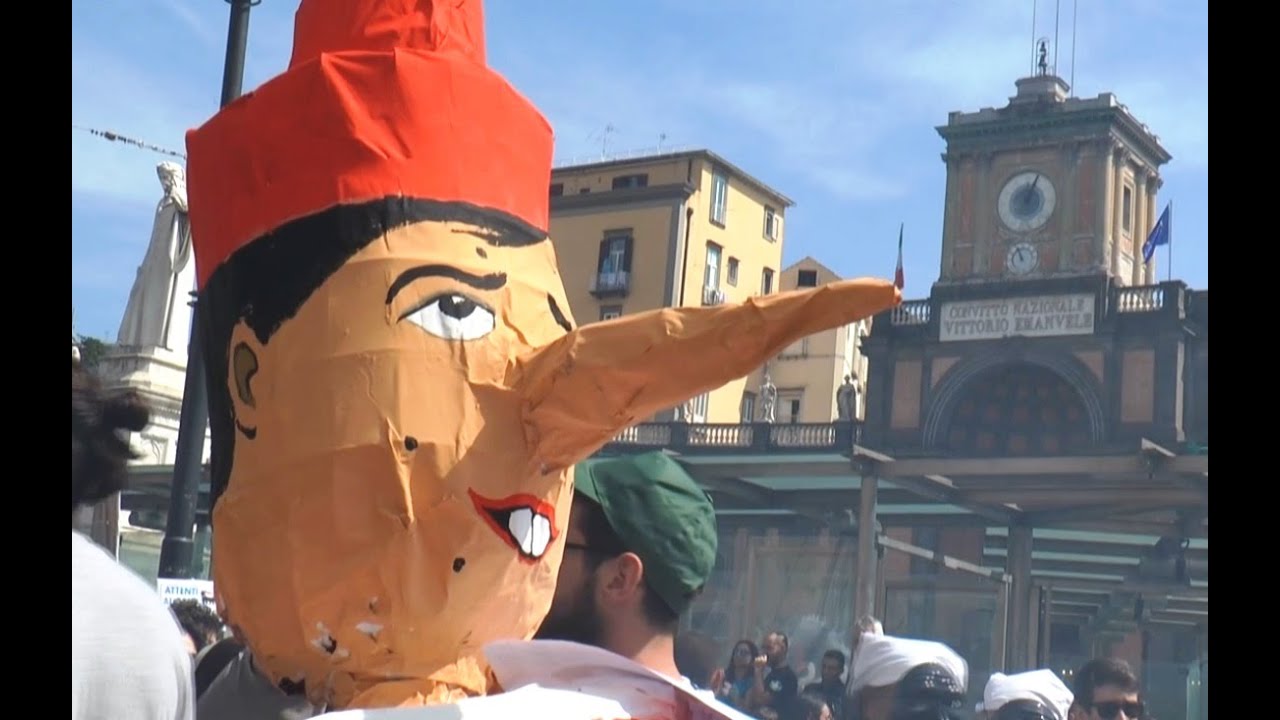 Napoli - Il corteo anti Renzi sul futuro di Bagnoli (06.04.16)