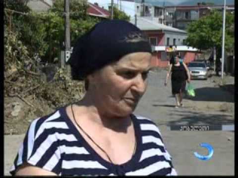 ქობულეთში თბილისის ქუჩის მცხოვრებლები ბორდიურების გამოცვლას ითხოვენ