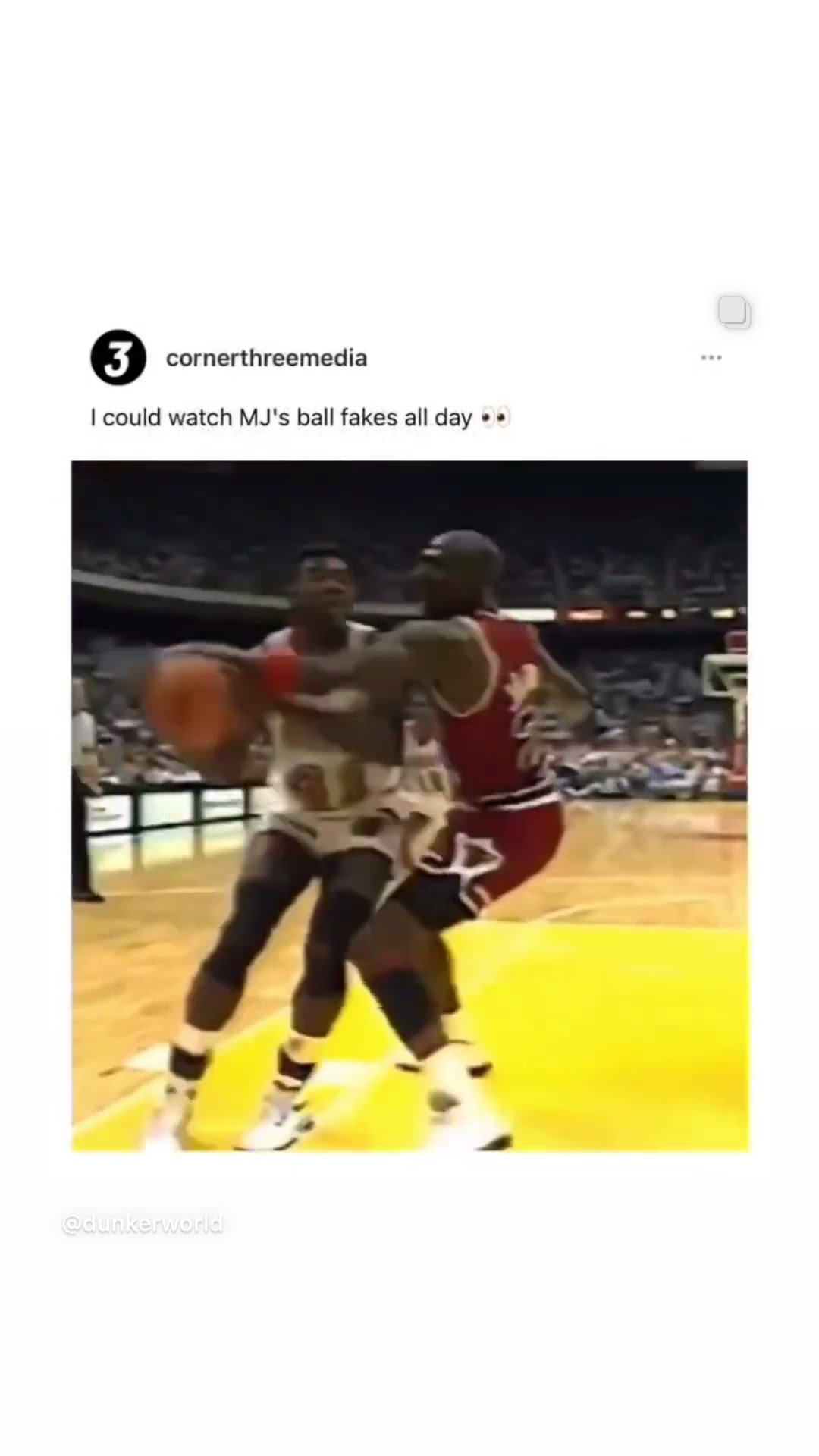 MJ ball fakes ? #hoodnews #michaeljordan #chicagobulls #basketball #omg #wow #how #shorts #thegoat