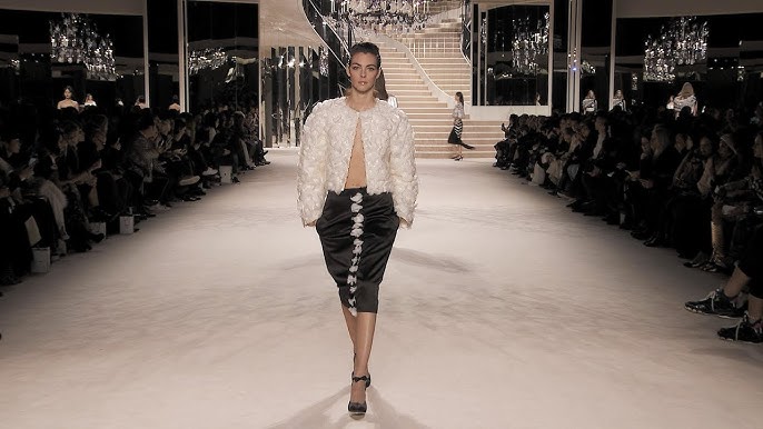 Fall-Winter 2019/20 Ready-to-Wear Show – CHANEL Shows 