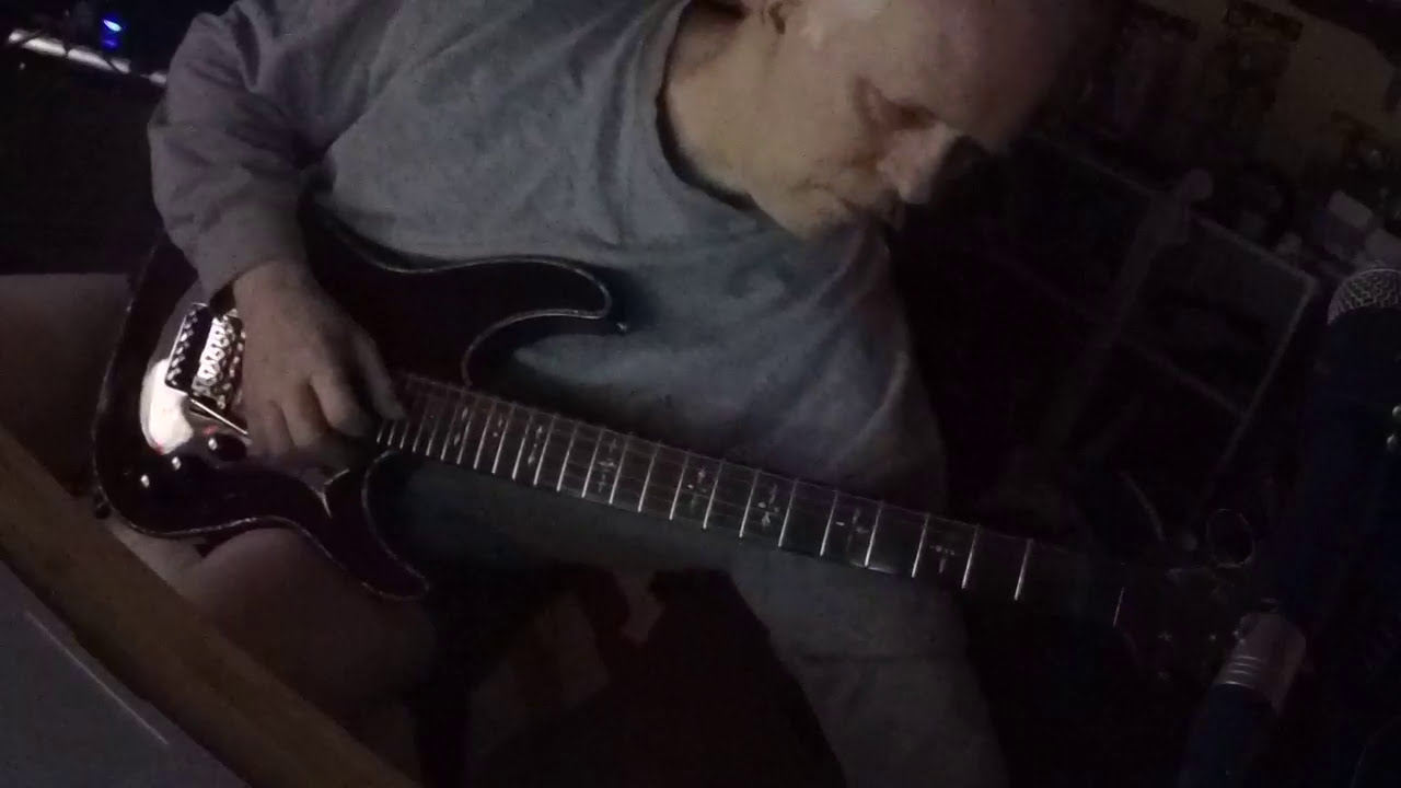 Guarda une petite toune pour mon ami MARC B. / Schecter guitar hellraiser diamond + distorsion su YouTube Guarda une petite toune pour mon ami MARC B. / Schecter guitar hellraiser diamond + distorsion su YouTube