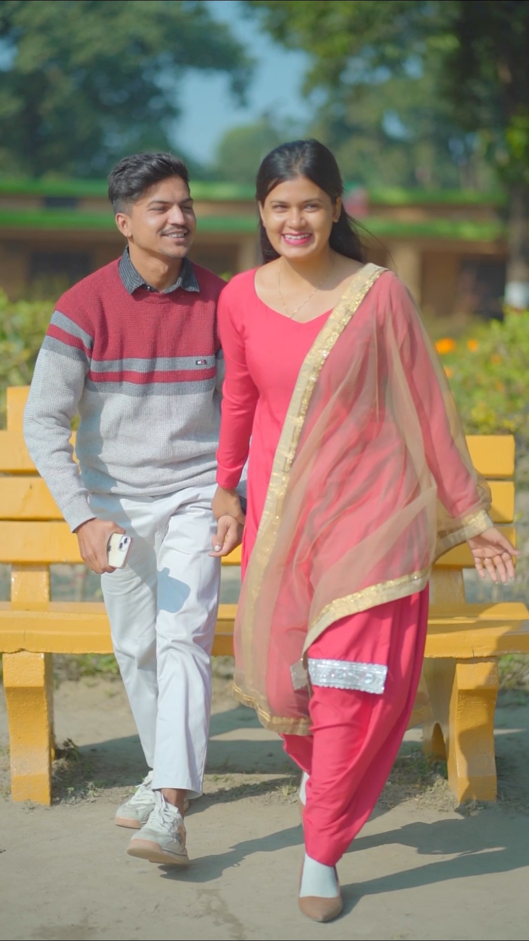 Chal tujhe maa bula rhi h