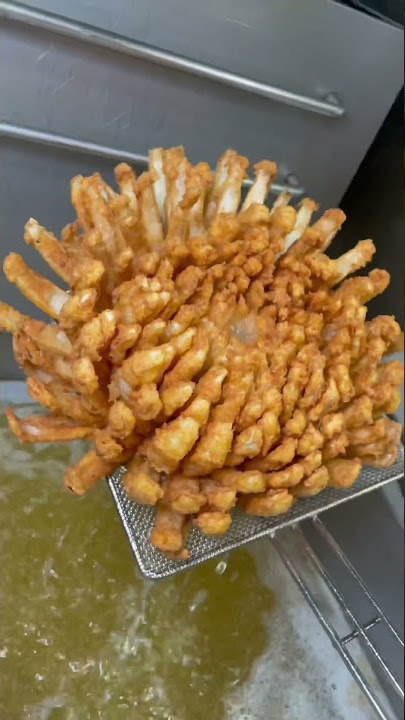 Super crispy deep fried onion from Cali Bombs in Las Vegas! #food #foodie #foodporn #onion #vegas