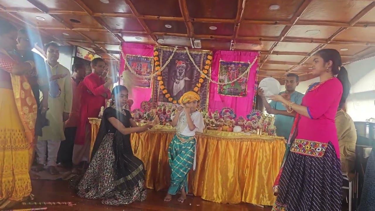 Beautiful dance 💃 preference in front of krishna