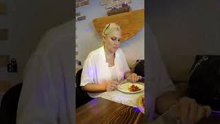 رستوران ایرانی ریحان Reyhan International Restaurant Spesial Pizza