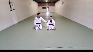 Reverse Knee On The Belly