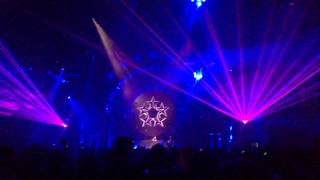 Headhunterz plays "Eternalize (Hardbass Anthem 2012)" @ QLIMAX 2011 (HD)