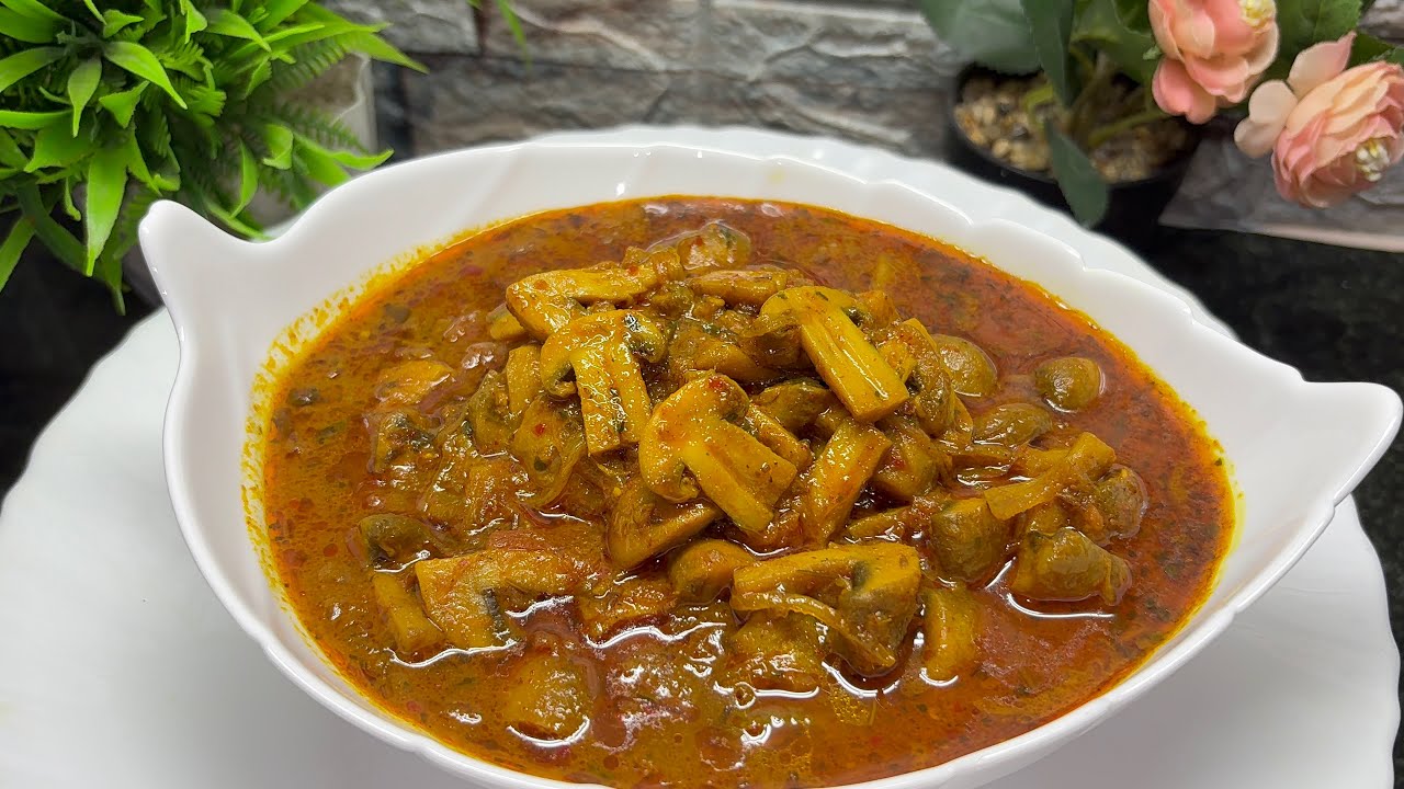 Mushroom Curry Recipe | Restaurant Style Mushroom Masala | Easy Mushroom Gravy