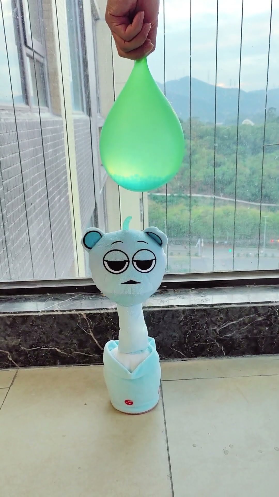 Sky dancing cactus vs gel balls in balloon