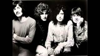 Ramble On by Led Zeppelin (with lyrics) chords