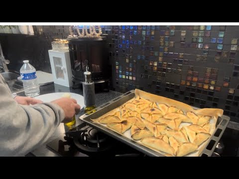 طلب مني ابو محيو اليوم اعملو فطاير بل سبانخ مقرمش