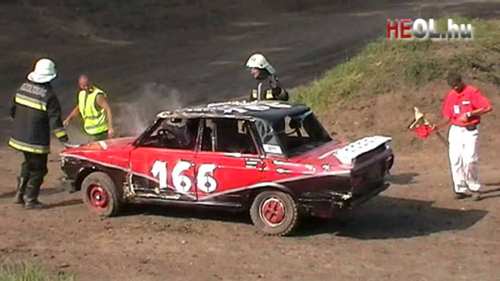 Roncsderbi Hatvanban 2011