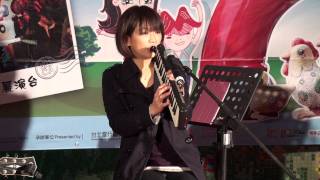 20111224(6)Jingle Bells 陳以岫@捷運中山站旁線形公園.m2ts