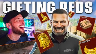 GIVING ENEMIES LOOT | Arena Breakout Infinite - YouTube