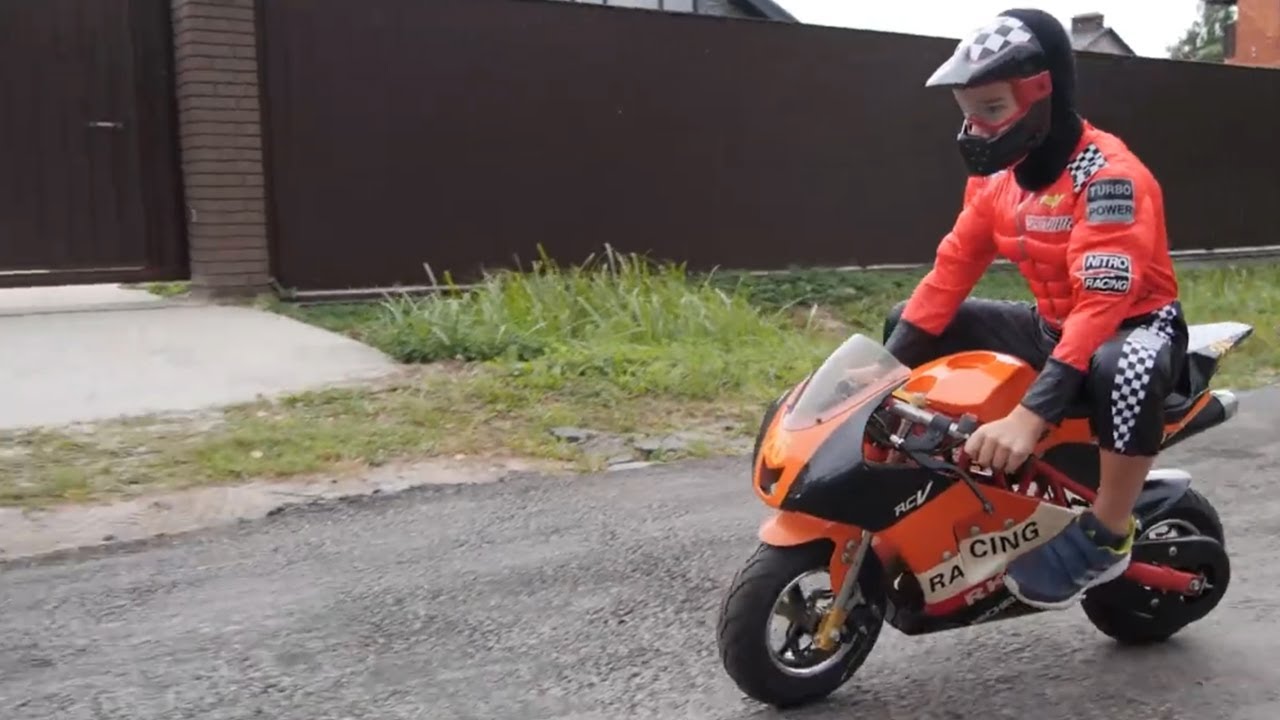 История про гонки на мотоцикле | Приключения Левы и Глеба