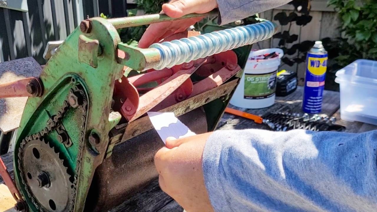 Will The Old Mower Cut Grass?! Qualcast Vintage Mower