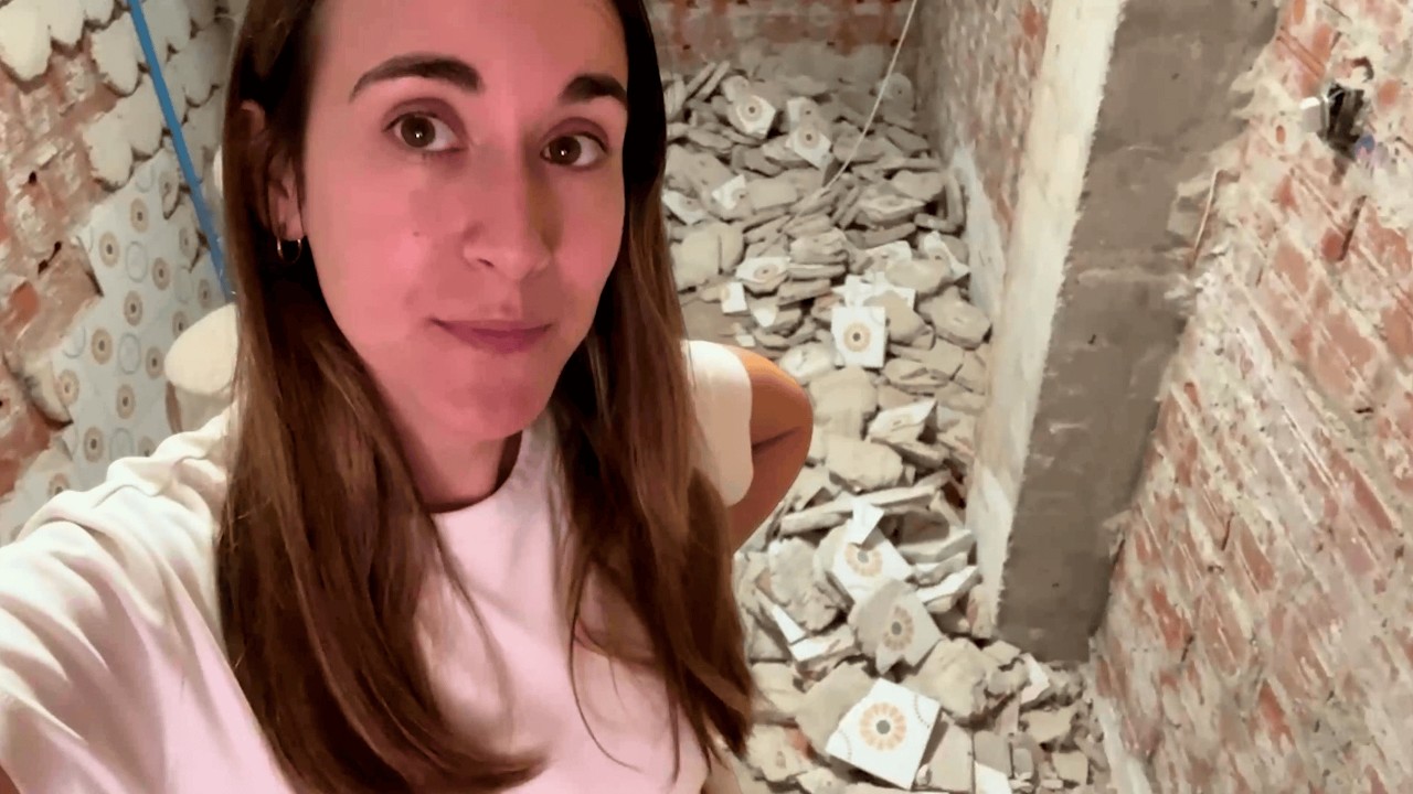 Vaciamos la cocina por completo 🔨 ¿Cuánto escombro sale de aquí?