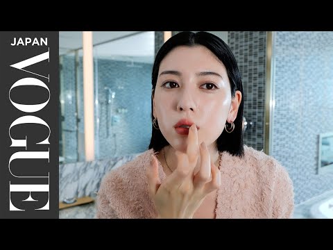 三吉彩花が教える「韓流ツヤ肌＋じゅわっと血色メイク」の作りかた。| Beauty Secrets | VOGUE JAPAN