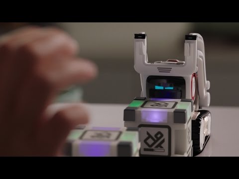 Cozmo in #Cozmoments - Game Time