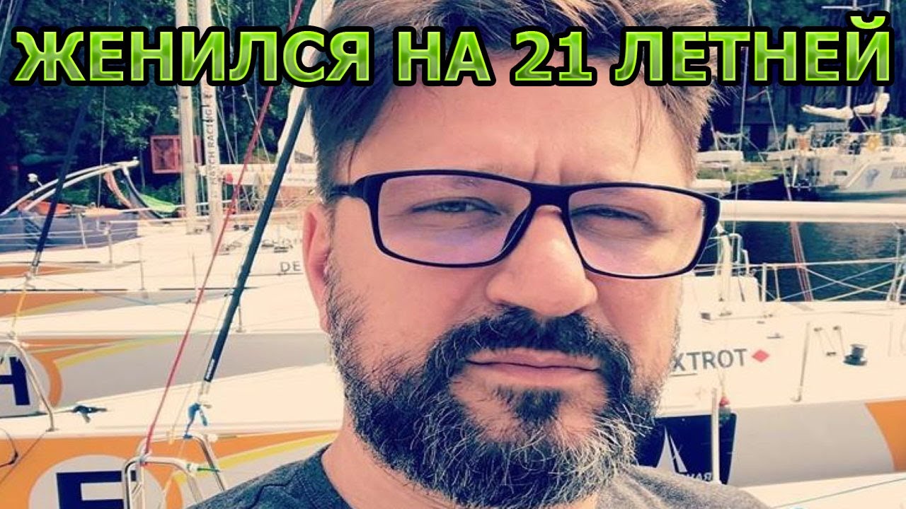 Шалости молодой девушки на селфи