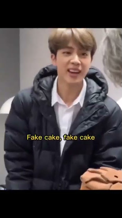 jin new version smooth like buttoh popping popping fake cake 😂😂😂#rm#jin#suga#jhope#jimin#v#jungkook
