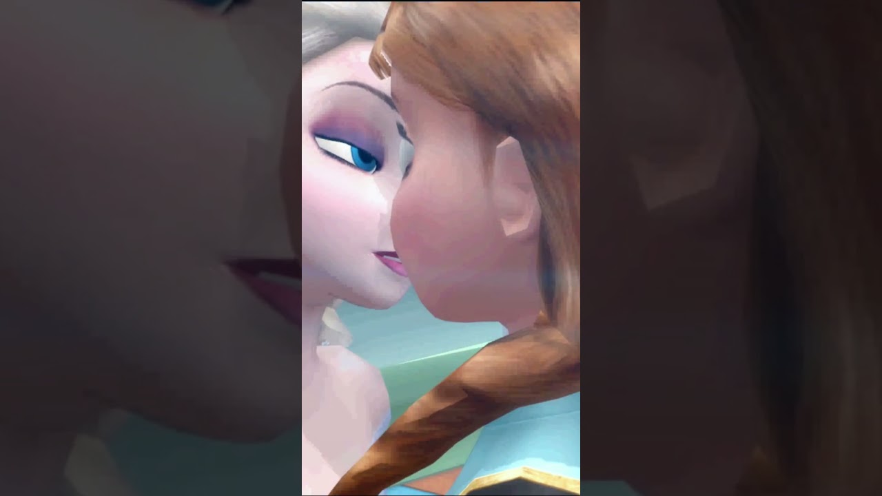 Lipstick Kiss | Elsa and Anna 
