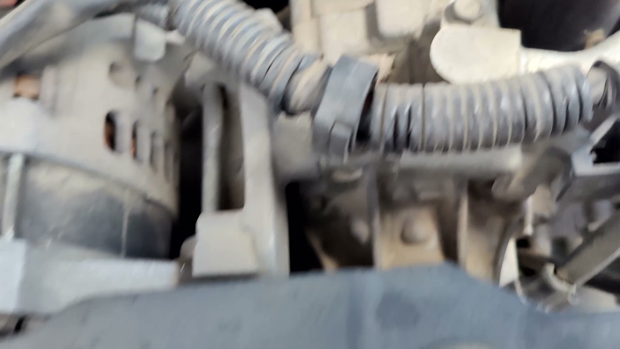 Стук в моторе - YouTube