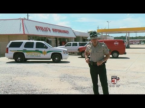 St. Landry Crime Stoppers looking for thief who broke into Stelly's Supermarket