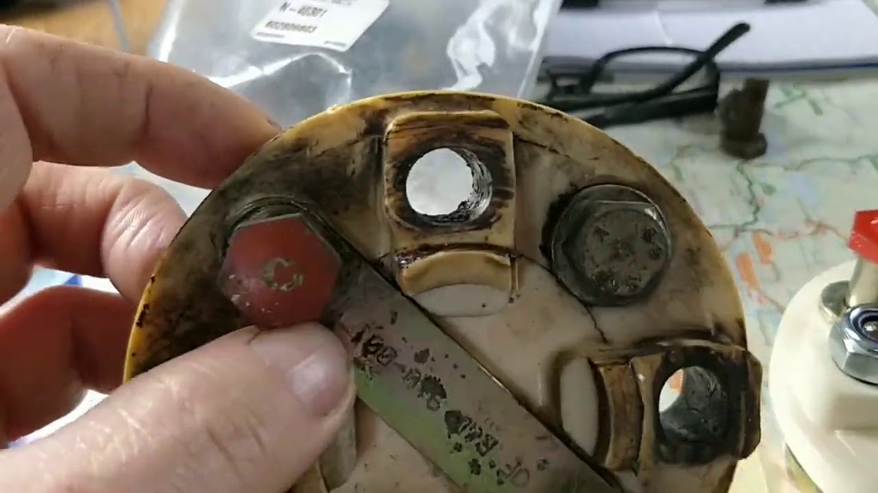 Narrowboat propshaft coupling replaced.