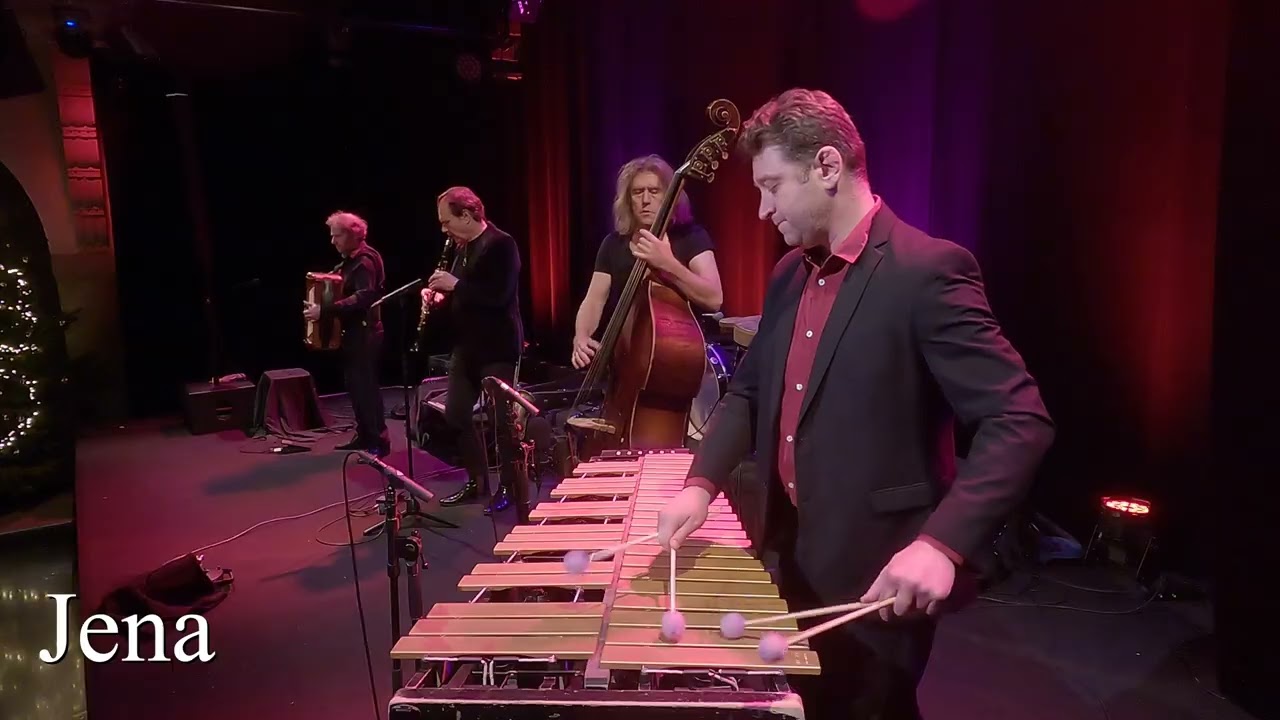 Very old Christmas song played by Quadro Nuevo “Maria durch ein Dornwald ging”