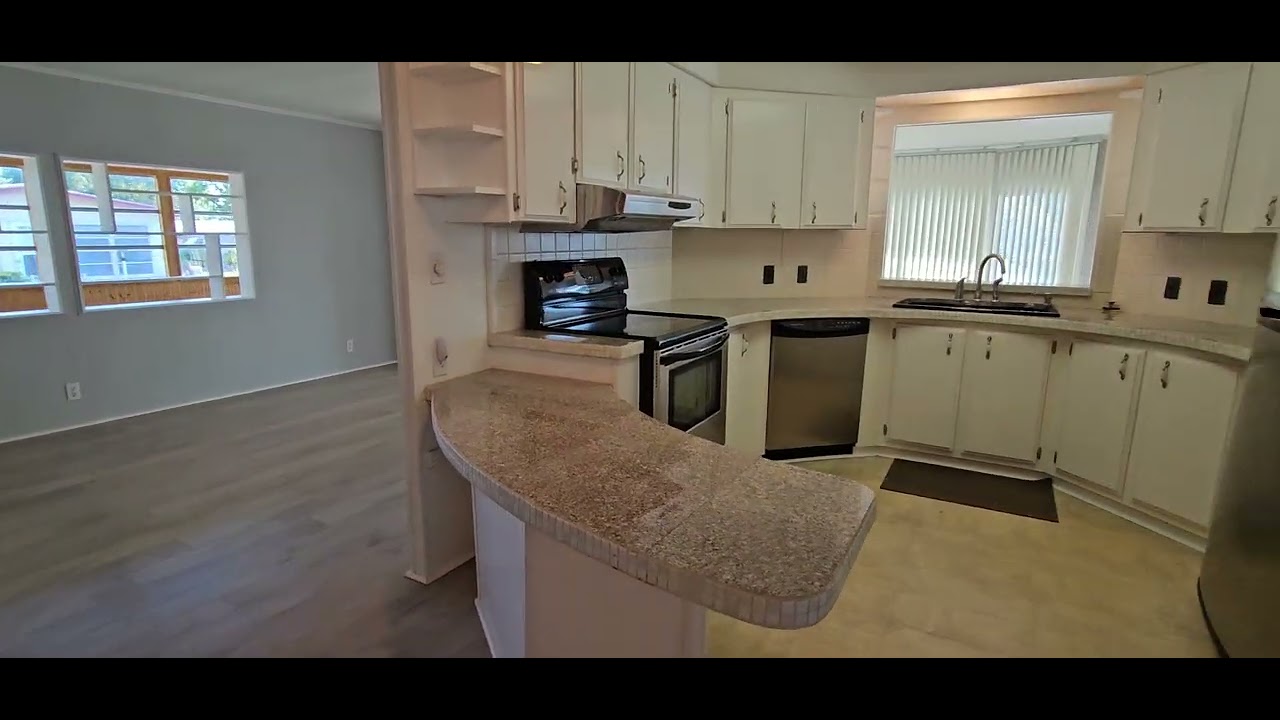 MOBILE HOME FOR SALE Champion MH Brokers 401 Summer Dr Valrico FL $58,000 lot rent 950 813-230-1200