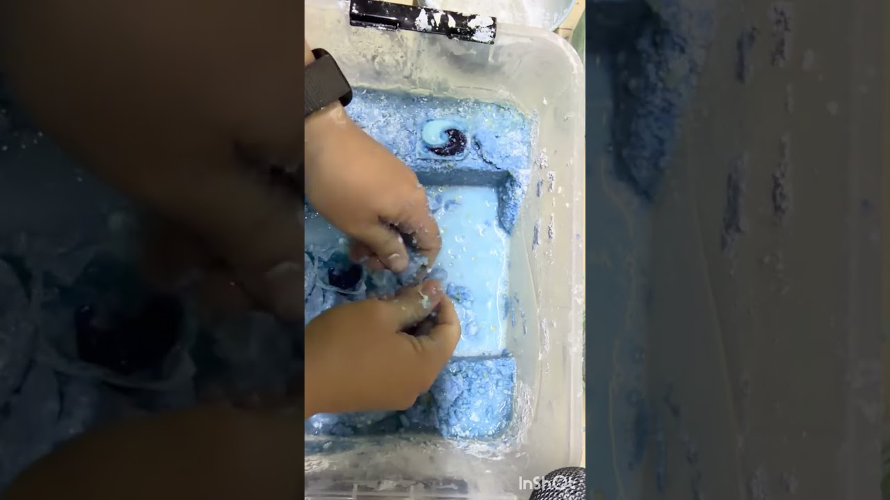 Se puso muy dura mi mezcla y mi esponja casi muere, dejaré remojando  #oddlysatisfying #cleantok 