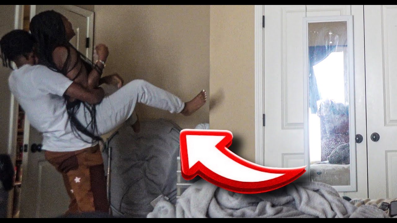 ГОВОРЯ ВИ, ЧТО Я ЕГО НЕ ХОЧУ *ОН ПЫТАЛСЯ ВЫГНАТЬ МЕНЯ*