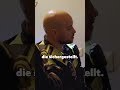 Dumm Gelaufen HUNDERTZEHN Shorts Polizei Berlin